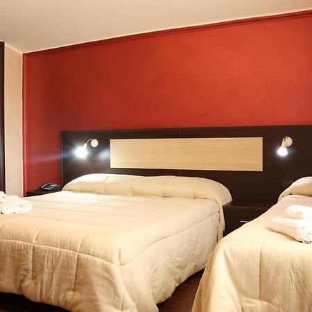 Hotel Paradiso Falerna Buitenkant foto