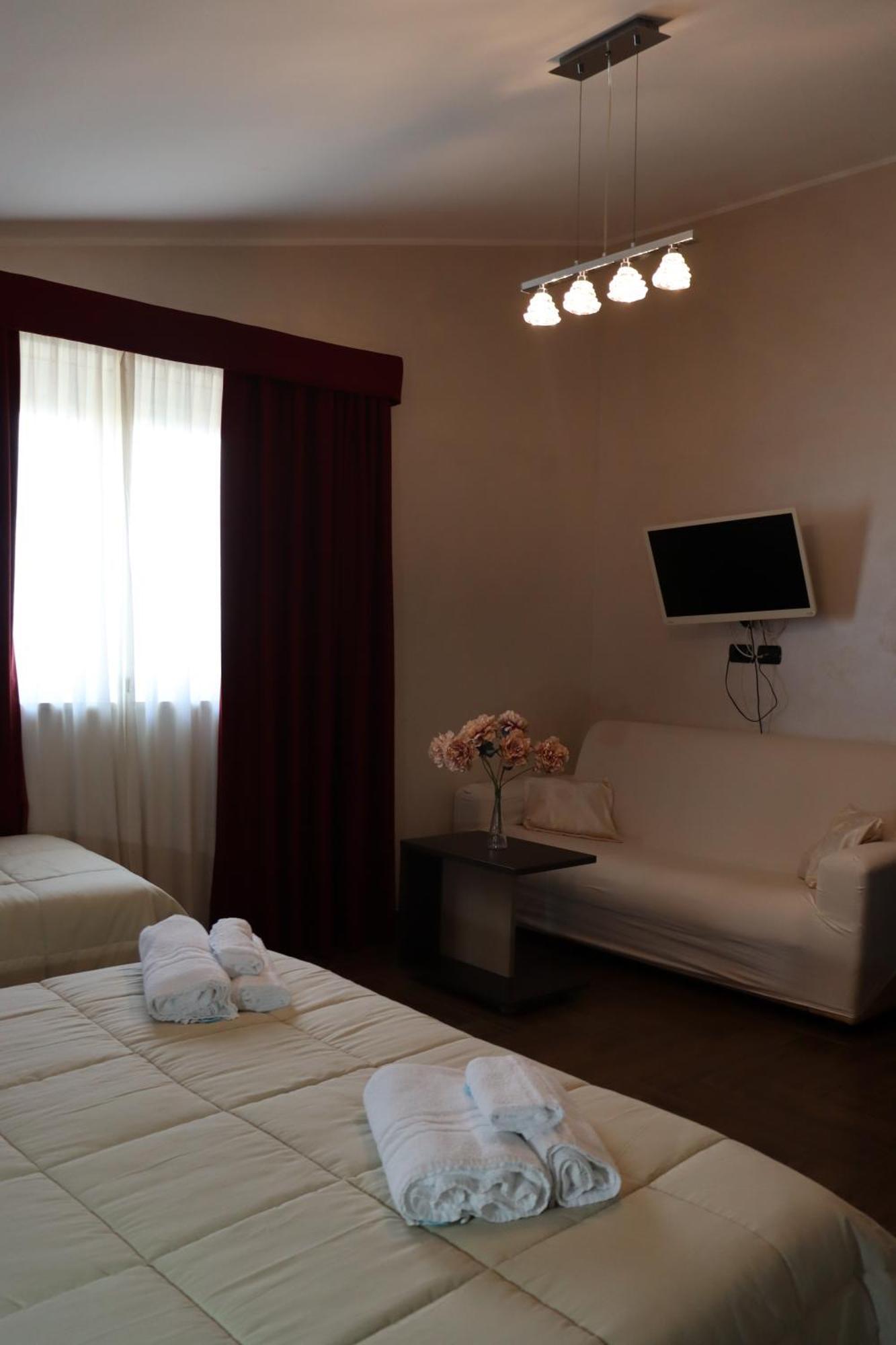 Hotel Paradiso Falerna Buitenkant foto