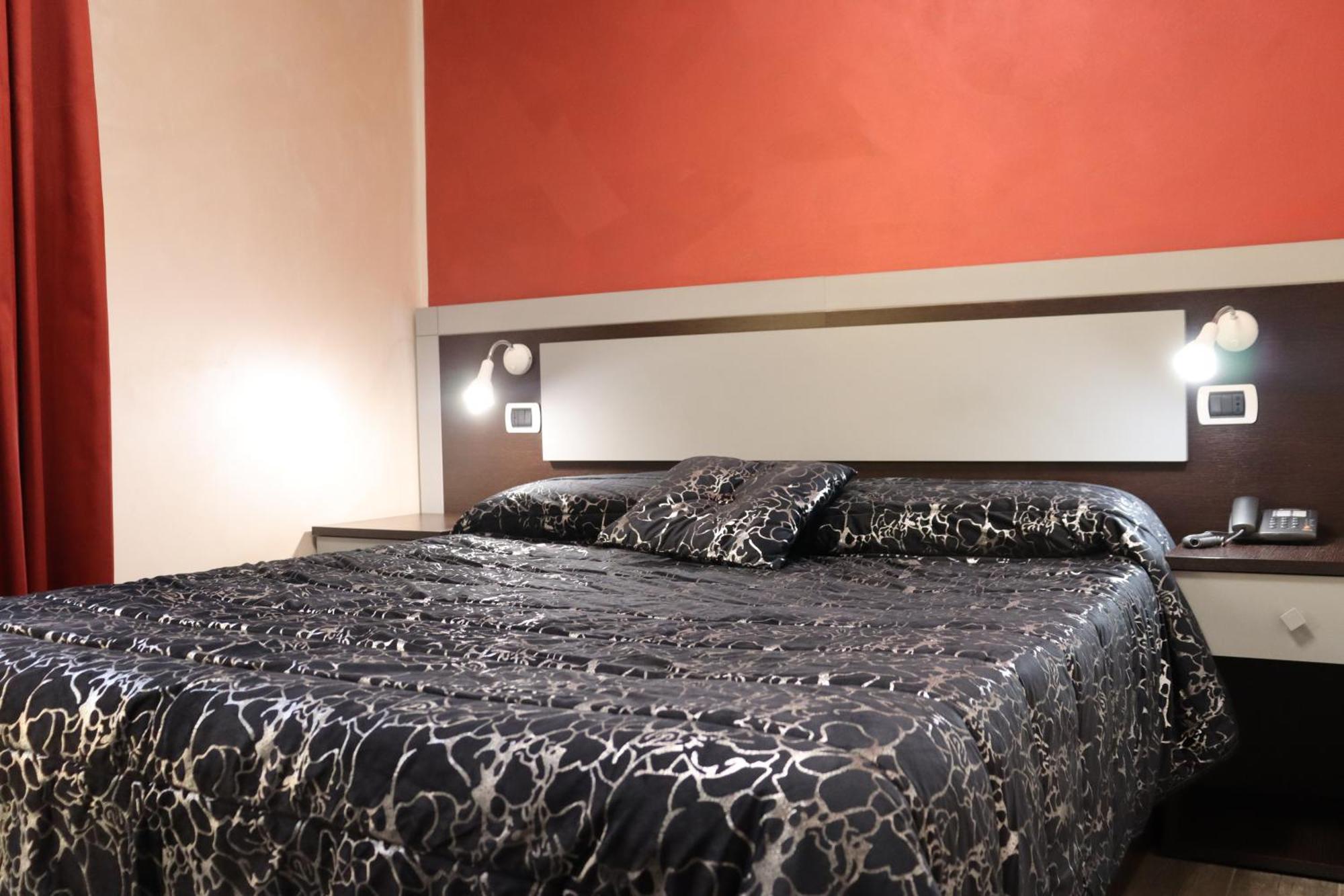 Hotel Paradiso Falerna Buitenkant foto